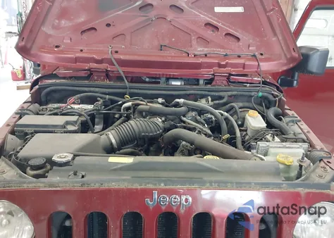 2010 Jeep Wrangler Unlimited Sahara из США, поврежденный, VIN 1J4HA5H1XAL175960